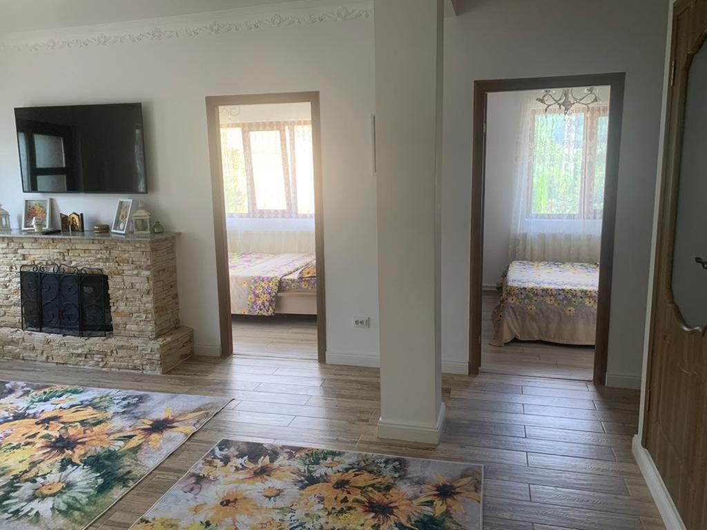 B House Buşteni Eksteriør bilde